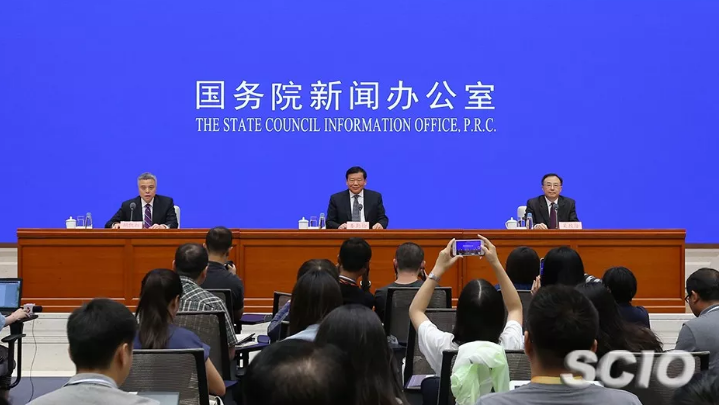  重要場合，省委書記省長 