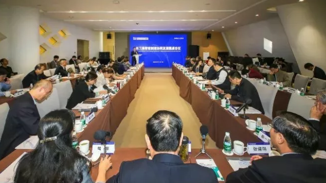  長三角智能制造發(fā)展白皮書發(fā)布，專家吁推動標(biāo)準(zhǔn)一體化 